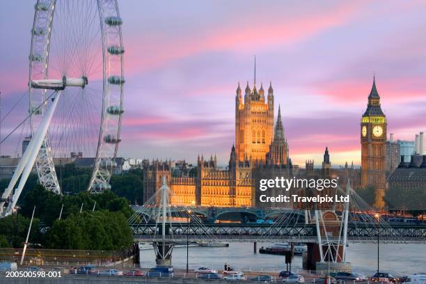 england, london, river thames, elevated view, dusk - big ben london eye dusk stockfoto's en -beelden