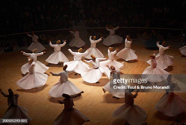 turkey, anatolia, konya, whirling dervishes (blurred motion) - soefisme stockfoto's en -beelden