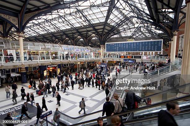 liverpool street station commuters at rush hour - liverpool street railway station stock pictures, royalty-free photos & images