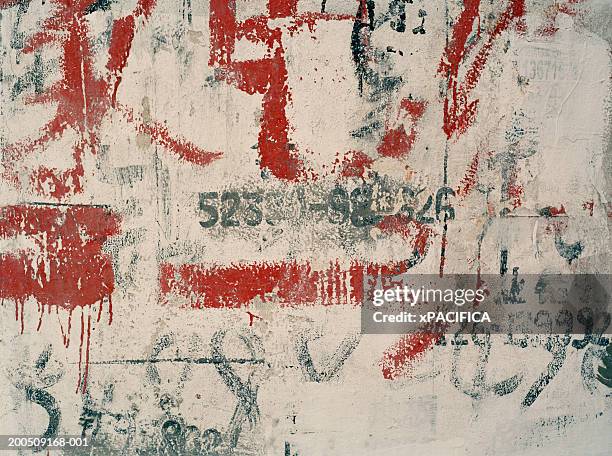 graffiti on wall - graffiti wall stock pictures, royalty-free photos & images