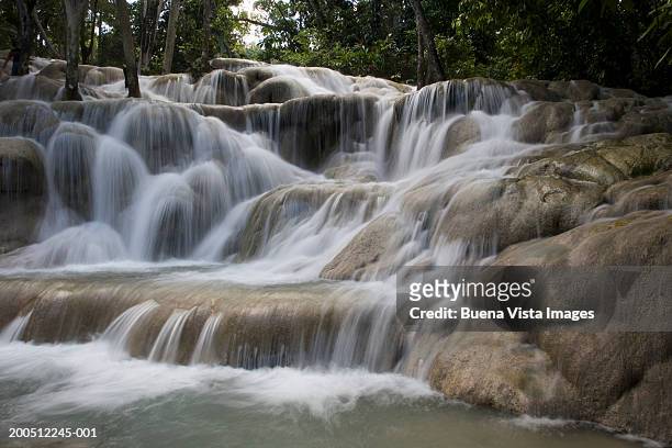 jamaica, ocho rios, dunns river falls - dunns river falls stock pictures, royalty-free photos & images
