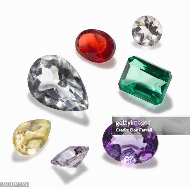 assorted jewels - smaragd stockfoto's en -beelden