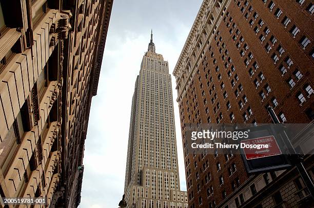 usa, new york, empire state building, low angle view - empire state building stock pictures, royalty-free photos & images