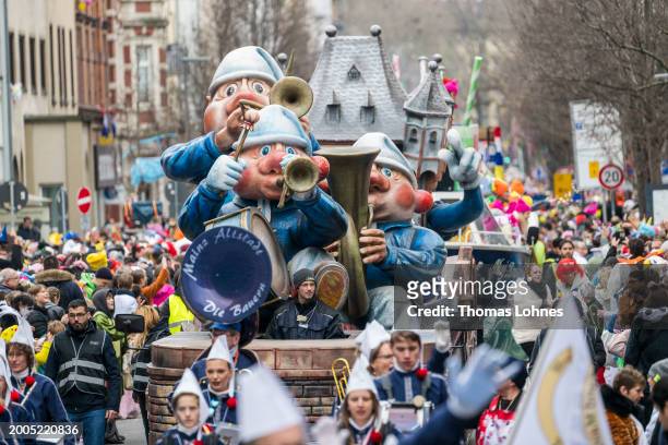 Parade float shows the 'Mainzelmaennchen' at the annual Rose Monday Carnival parade on February 12, 2024 in Mainz, Germany. The Mainz and Dusseldorf...