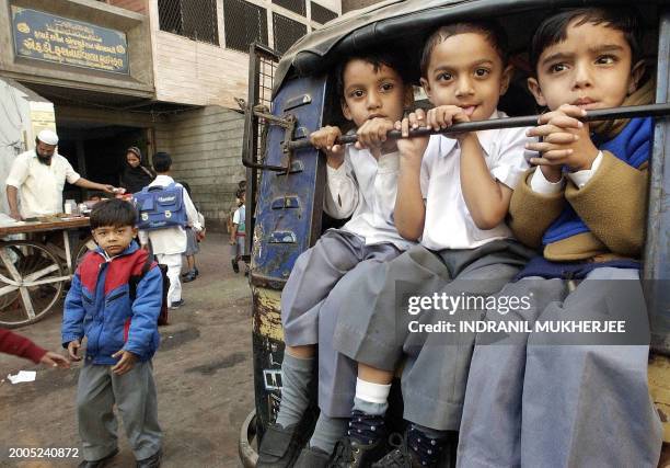 School Rickshaw Driver 497 School Rickshaw Stock Photos, High-Res Pictures, and Images - Getty ...