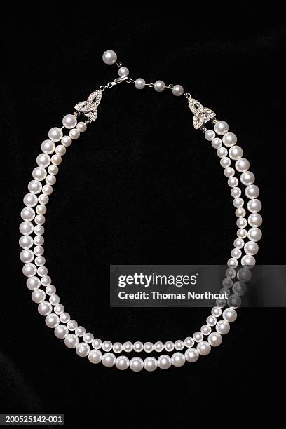 pearl necklace - pearl necklace stock pictures, royalty-free photos & images
