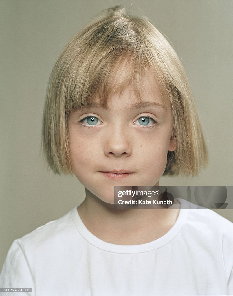 Girl (4-5) with blue eyes, close-up, portrait