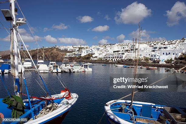 canary islands,lanzarote, puerto del carmen, boats in harbour - puerto del carmen fotografías e imágenes de stock