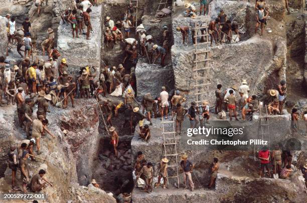 Nov 1996, Para State. Brazil, Serra Pelada Gold Mine, people working on walls of mine crater.