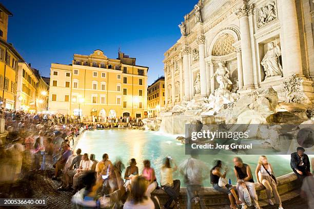 italy, rome, trevi fountain, dusk, (long exposure) - fontana de trevi fotografías e imágenes de stock