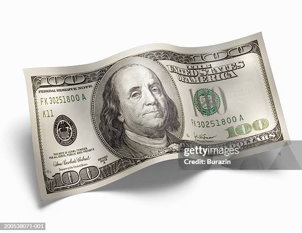 us 100 dollar bill, against white background, close-up - billet de 100 dollars américains photos et images de collection