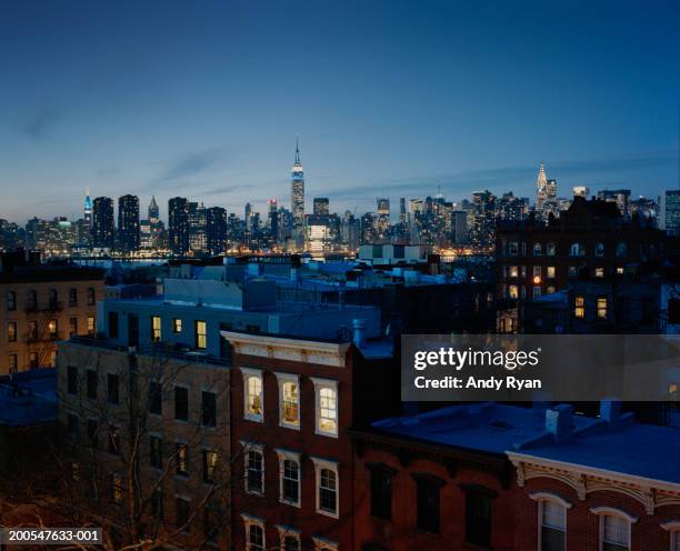 usa, new york, new york city, brooklyn, brownstone buildings - new york night stock-fotos und bilder