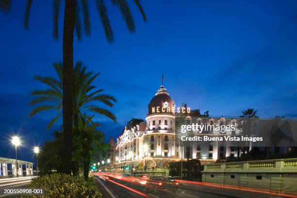 france, french riviera, cote d'azur, nice, promenade des anglais, hotel negresco - the french riviera road stock-fotos und bilder