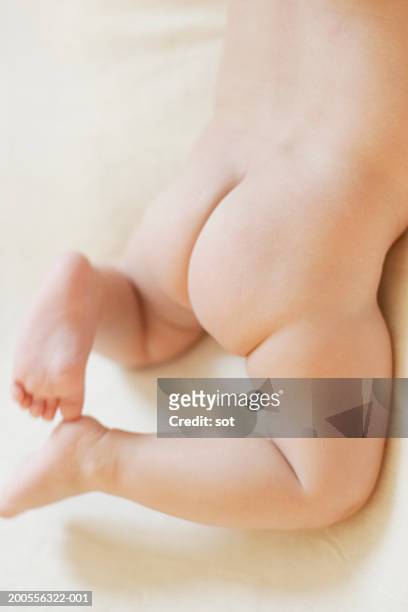 buttocks of baby (3-6 months), close-up - boys bare bum 個照片及圖片檔