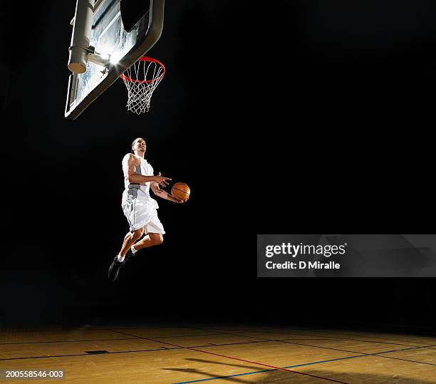 Balling Dunk 392,205 Basketball Slam Dunk Stock Photos, High-Res Pictures, and ...
