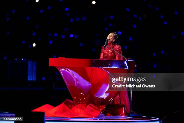 alicia keys red dress super bowl Alicia Keys' 'Sour' Super Bowl Note Sparks Discussion