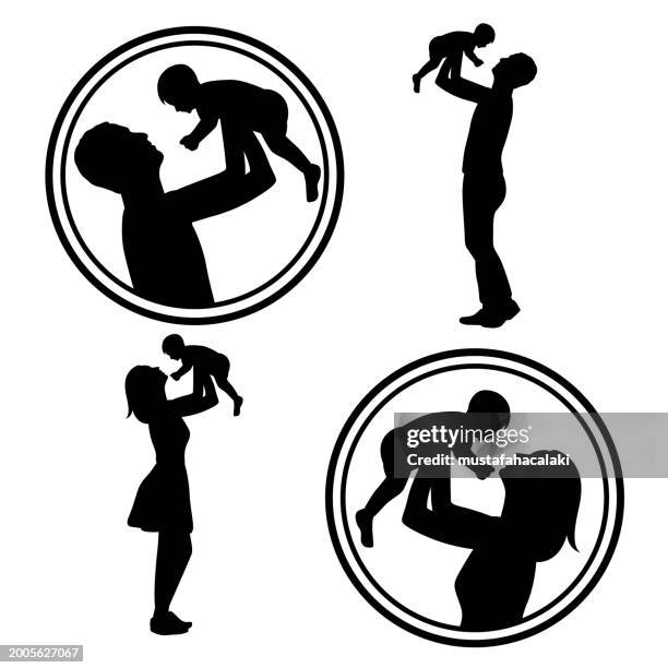 silhouetten von mutter und vater, die ihre babys hochheben - mutter-tochter-sohn stock-grafiken, -clipart, -cartoons und -symbole