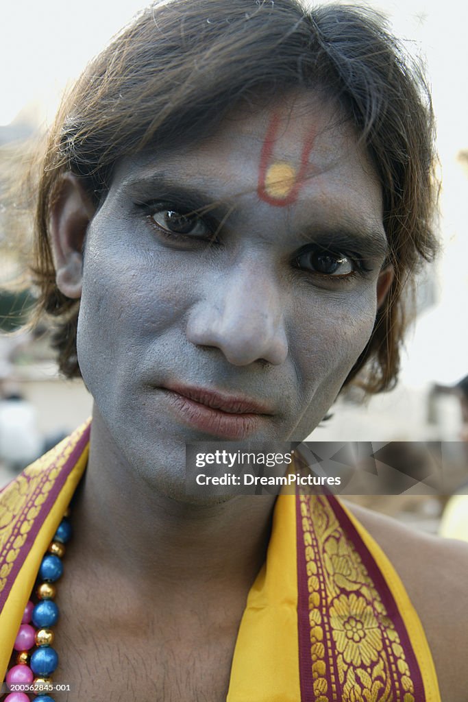 India, Mumbai, man in traditional clothing, portrait, close-up
