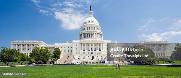 usa, washington dc, capitol building dome and statue - capitol building foto e immagini stock