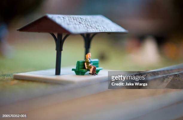 figures on model railway platform - model train stock pictures, royalty-free photos & images