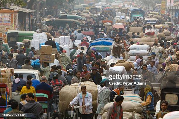 india, delhi, chandni chowk market, elevated view - indian market photos et images de collection