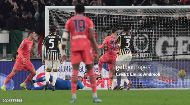 Lautaro Giannetti of Udinese Calcio scores the team's first goal during the Serie A TIM match between Juventus and Udinese Calcio at Allianz Stadium...