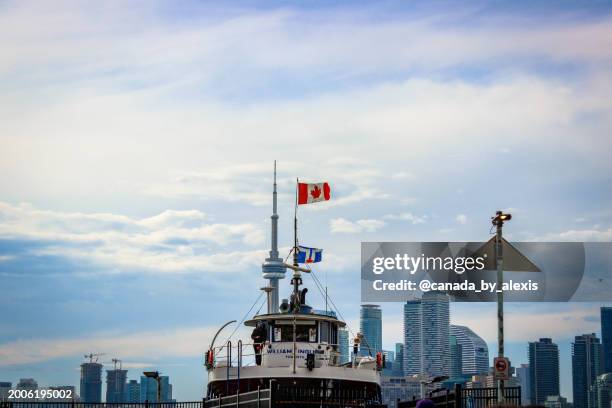 toronto ferry 2 - long weekend canada stock pictures, royalty-free photos & images