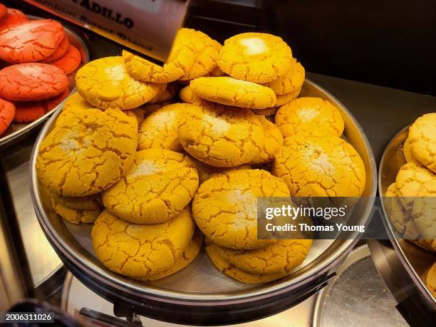 pan dulce - polvorón stock pictures, royalty-free photos & images