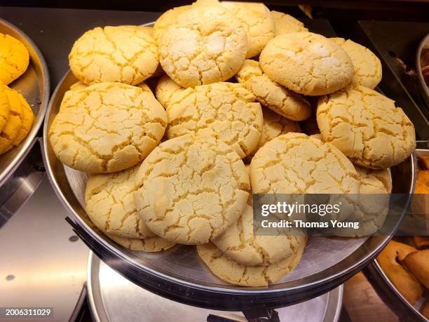 pan dulce - polvorón stock pictures, royalty-free photos & images