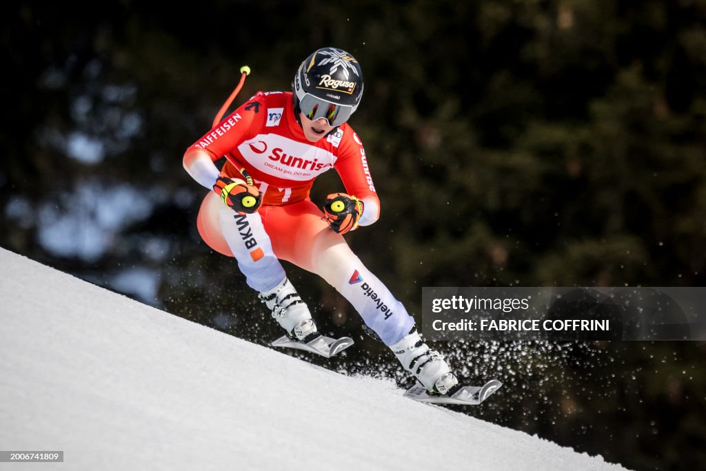 TOPSHOT-SKI-ALPINE-WORLD-WOMEN-SUI-DOWNHILL