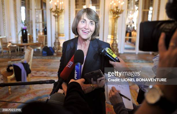 La ministre de la Culture Christine Albanel donne une conférence de presse, le 9 avril 2009 à Paris, après un vote négatif surprise de l'Assemblée...