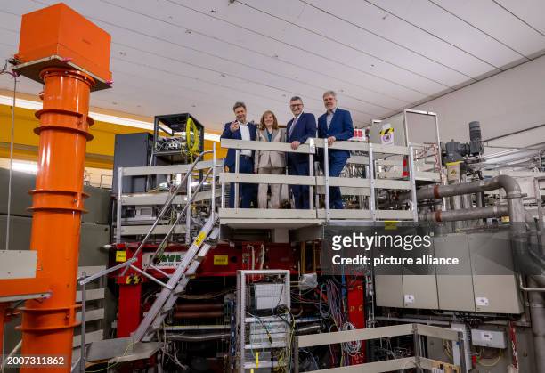 February 2024, Bavaria, Garching: Robert Habeck , Federal Minister of Economics, Sibylle Günter, Scientific Director of the Institute, Florian...