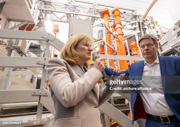 February 2024, Bavaria, Garching: Robert Habeck , Federal Minister of Economics, visits the Garching nuclear fusion reactor at the end of his country...