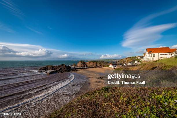 beach front village of hope cove in devon - bigbury stock pictures, royalty-free photos & images