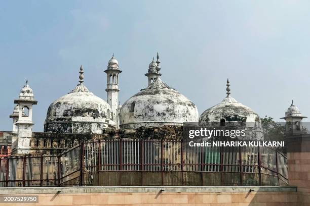 Ganvapi 120 Gyanvapi Mosque Stock Photos, High-Res Pictures, and Images - Getty ...