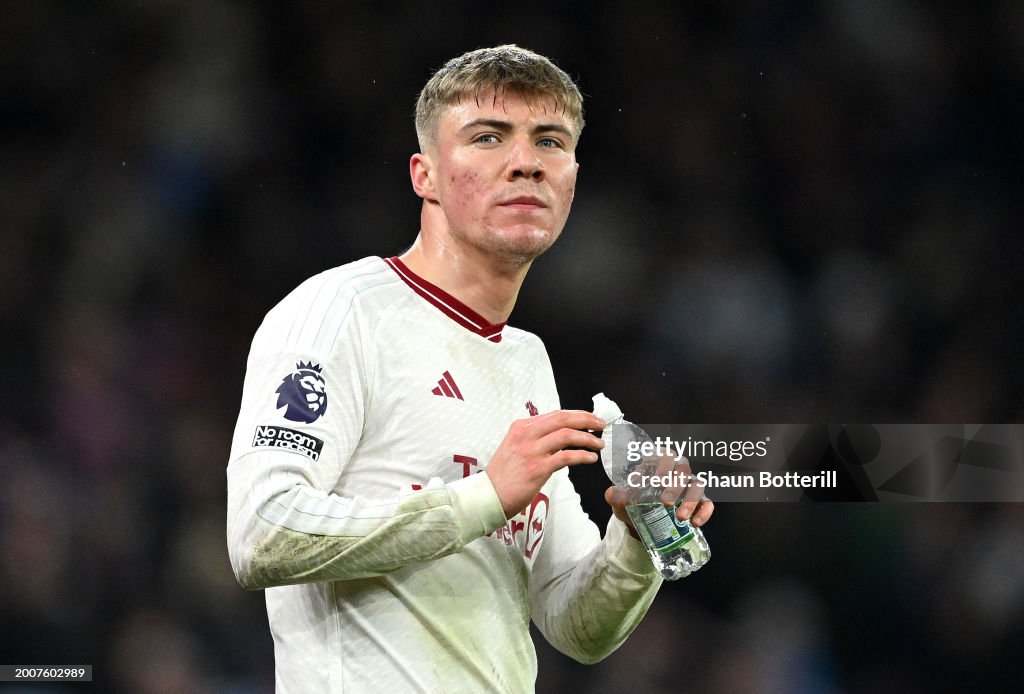 Aston Villa v Manchester United - Premier League