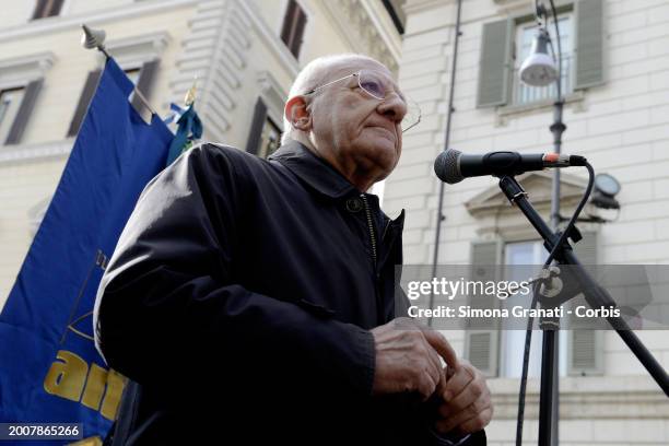 President of the Campania Region, Vincenzo De Luca, leads the protest of the mayors and administrations of Campania and southern Italy in Piazza...