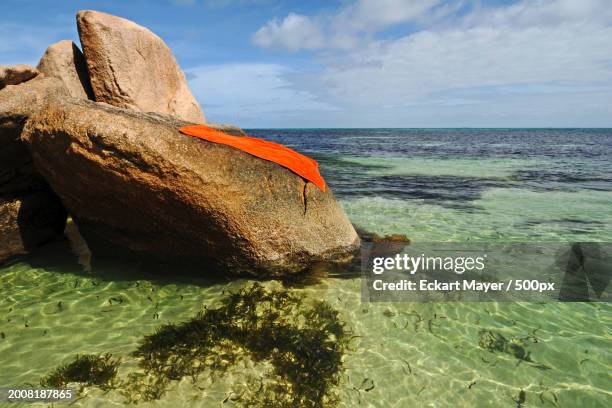 scenic view of sea against sky - felsen stock pictures, royalty-free photos & images