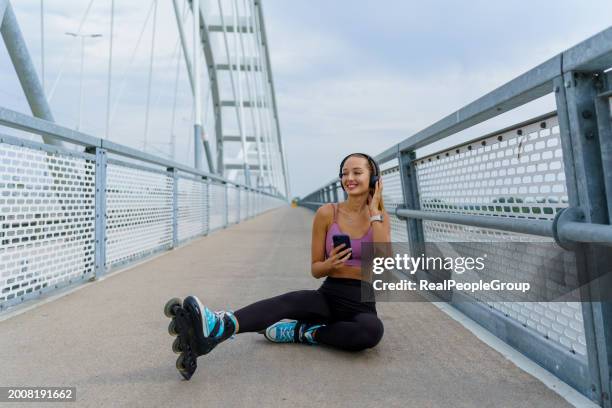 soundtrack of speed - skaten stockfoto's en -beelden