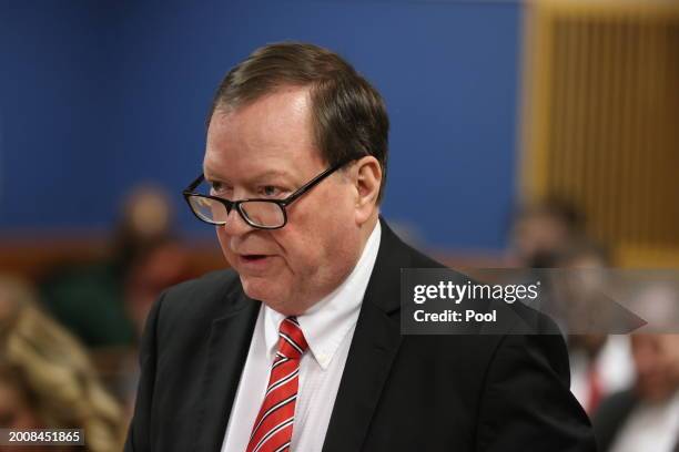 Attorney Craig Gillen, who represents David Shafer, questions former Georgia Governor Roy Barnes during a hearing in the case of the State of Georgia...