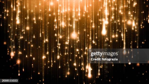 golden rain - leve imagens e fotografias de stock