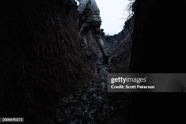 Ukrainians Strengthen Defensive Positions Near Kupiansk As Russian Troops Probe Frontline Ukrainians Strengthen Defensive Positions Near Kupiansk As Russian Troops Probe Frontline