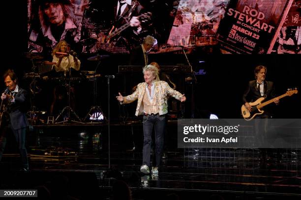 Rod Stewart Rocker 10,752 Rod Stewart Photos Stock Photos, High-Res Pictures, and Images ...