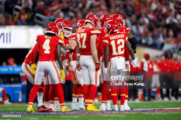 The Kansas City Chiefs huddle on offense during Super Bowl LVIII against the San Francisco 49ers at Allegiant Stadium on February 11, 2024 in Las...