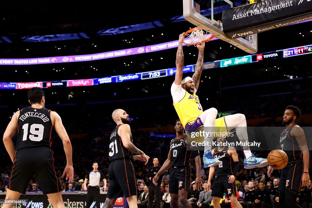 Detroit Pistons v Los Angeles Lakers