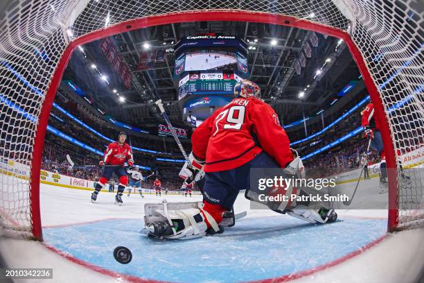 Goalie Charlie Lindgren of the Washington Capitals allows a goal against the Colorado Avalanche during the first period at Capital One Arena on...