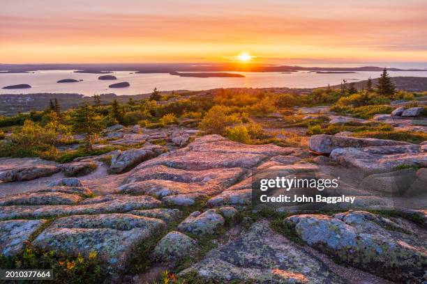 cadillac mountain summer sunrise - acadia national park stock pictures, royalty-free photos & images
