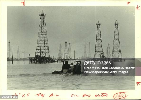 1979 Press Photo Work boat heads for Goose Creek Oilfield, Baytown, Texas
