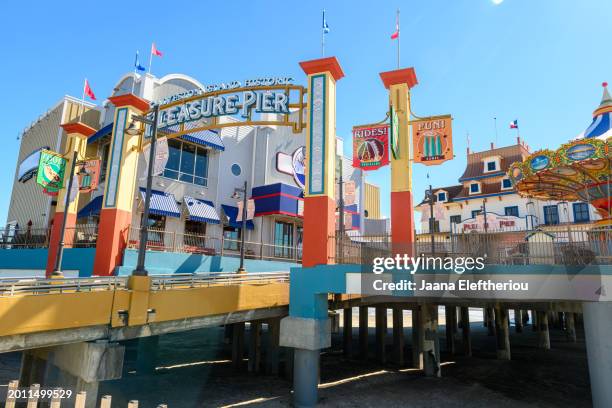 galveston island pleasure pier - houston landmark stock pictures, royalty-free photos & images