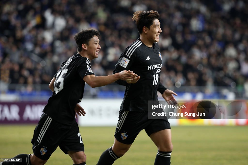 Ulsan Hyundai v Ventforet Kofu - AFC Champions League Round of 16 1st Leg